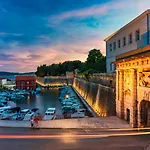 Oris, Private Parking, Private Garden Zadar