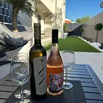 Apartmán Oris, Private Parking, Private Garden