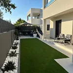Apartmán Oris, Private Parking, Private Garden