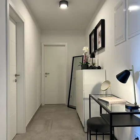 Oris, Private Parking, Garden Apartment Zadar