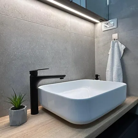 Oris, Private Parking, Garden Apartment Zadar