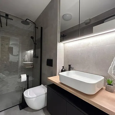 Apartment Oris, Private Parking, Garden