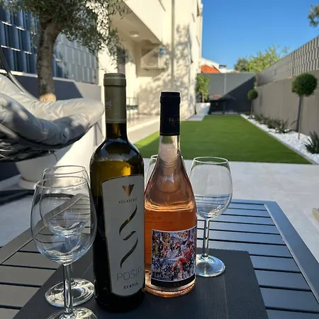 Apartment Oris, Private Parking, Garden