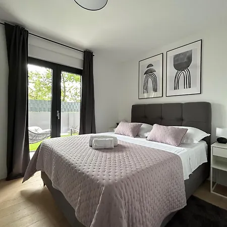 Oris, Private Parking, Garden Zadar