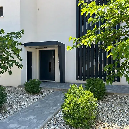 דירה Oris, Private Parking, Garden *