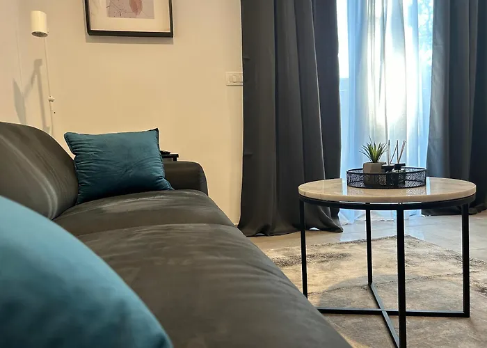 Oris, Private Parking, Garden * זאדאר