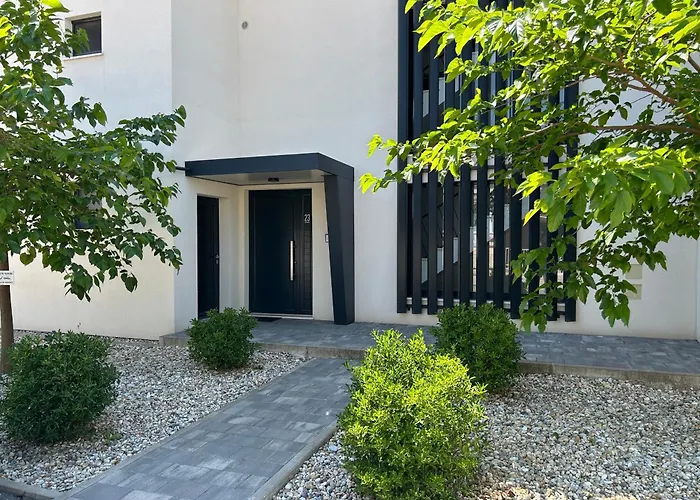Апартаменты Oris, Private Parking, Garden *